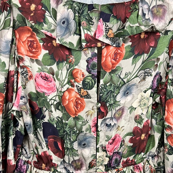 & Other Stories | V Neck Frill Midi Dress in Vintage Floral Print - Picture 13 of 16